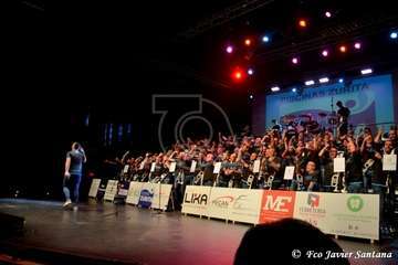 Acto de presentación de la murga teldense Los Nietos de Sarymanchez en el Teatro Víctor Jara de Vecindario (Foto Francisco Javier Santana)